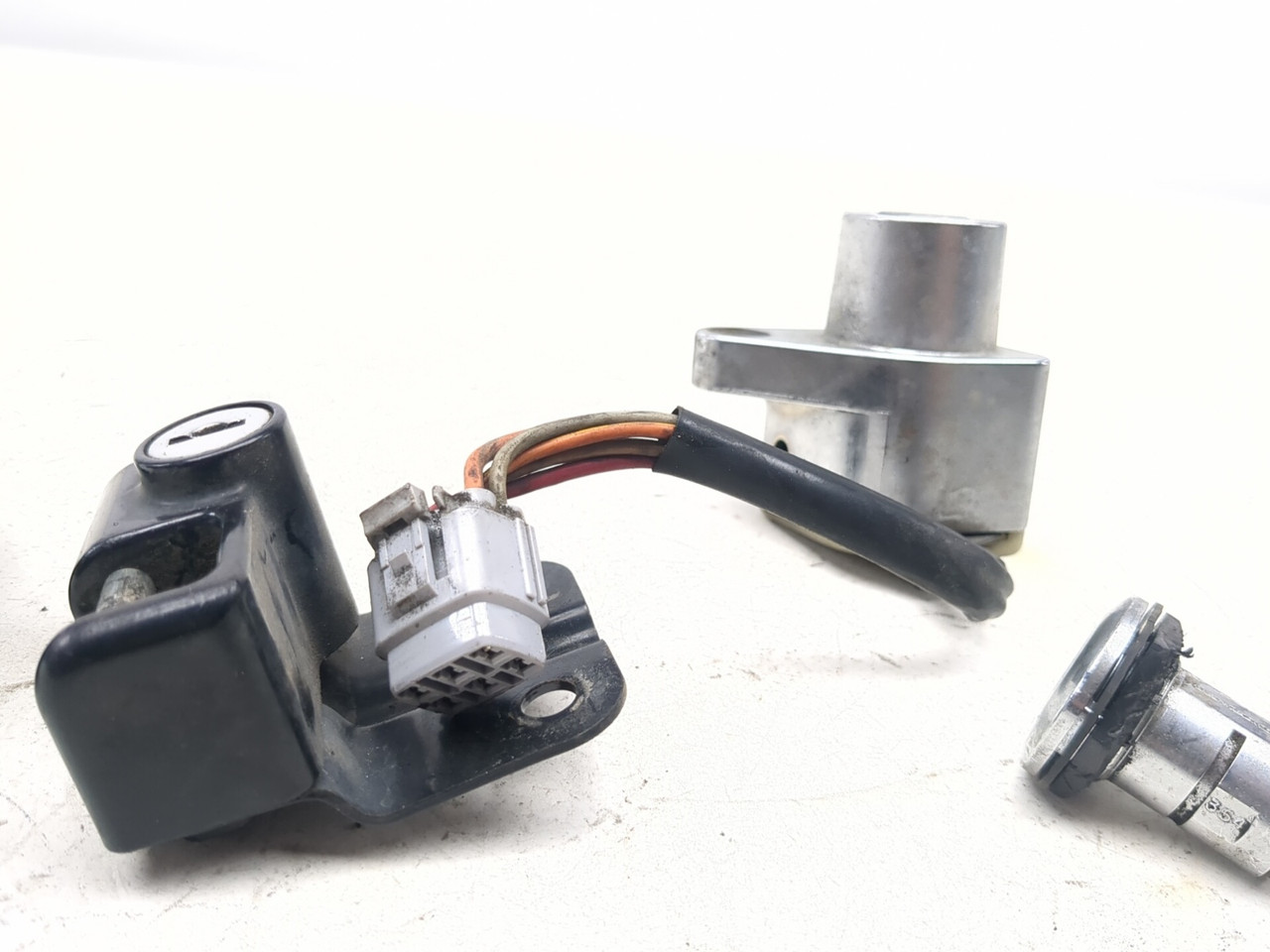 08 09 Suzuki C109R VLR1800 Lock Set Ignition Switch Cap And Key