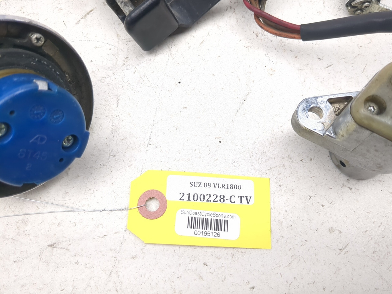 08 09 Suzuki C109R VLR1800 Lock Set Ignition Switch Cap And Key