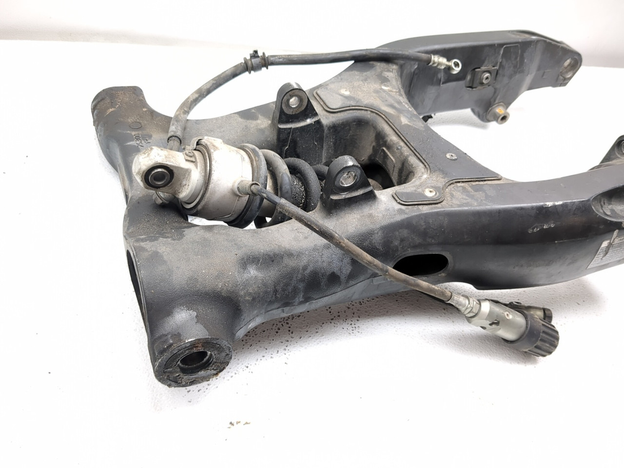 09-20 Yamaha Vmax 1700 VMX17 Swingarm & Rear Shock Swingarm - Sun