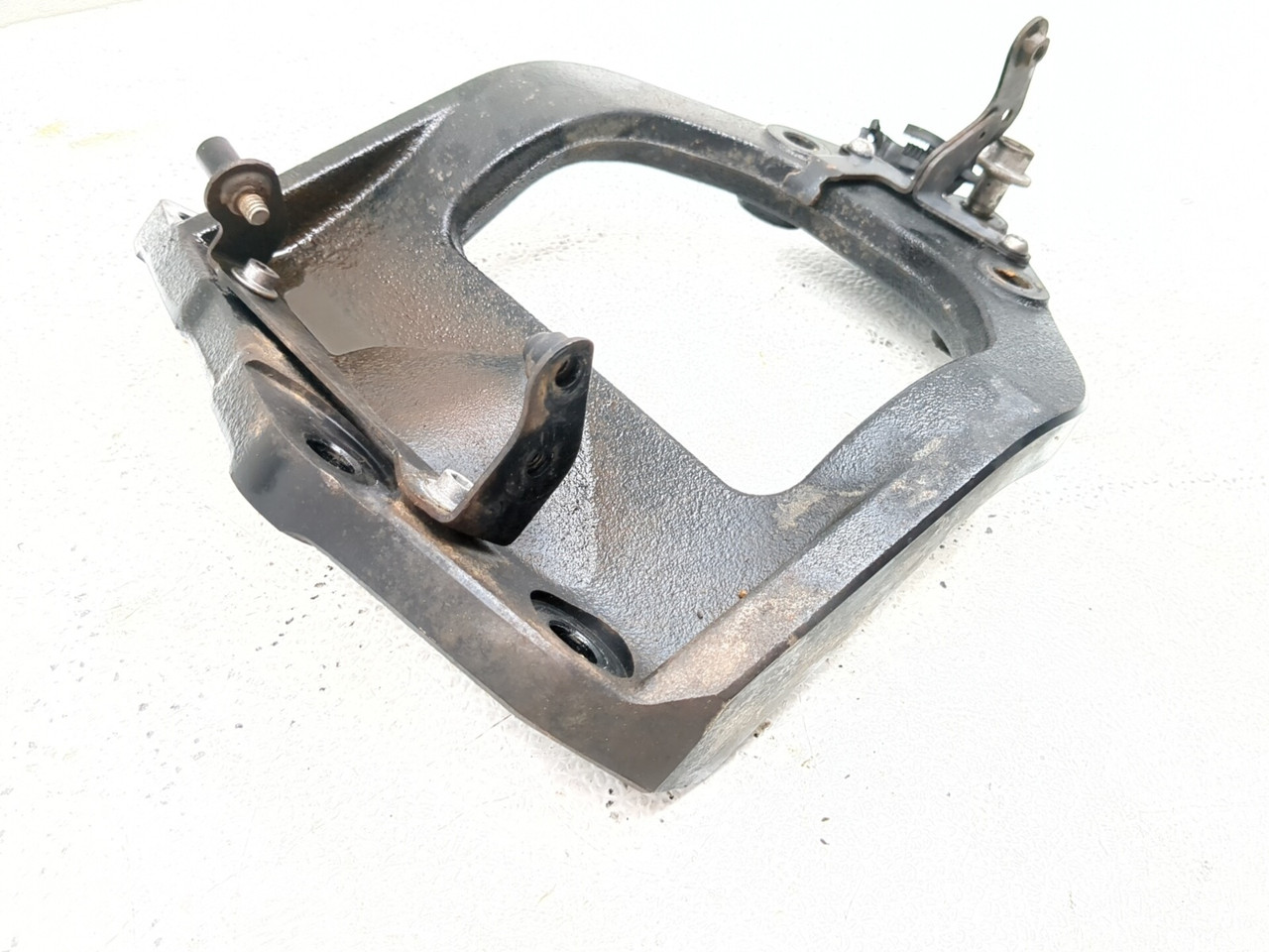 09-20 Yamaha Vmax 1700 VMX17 Engine Motor Mount Brace Support