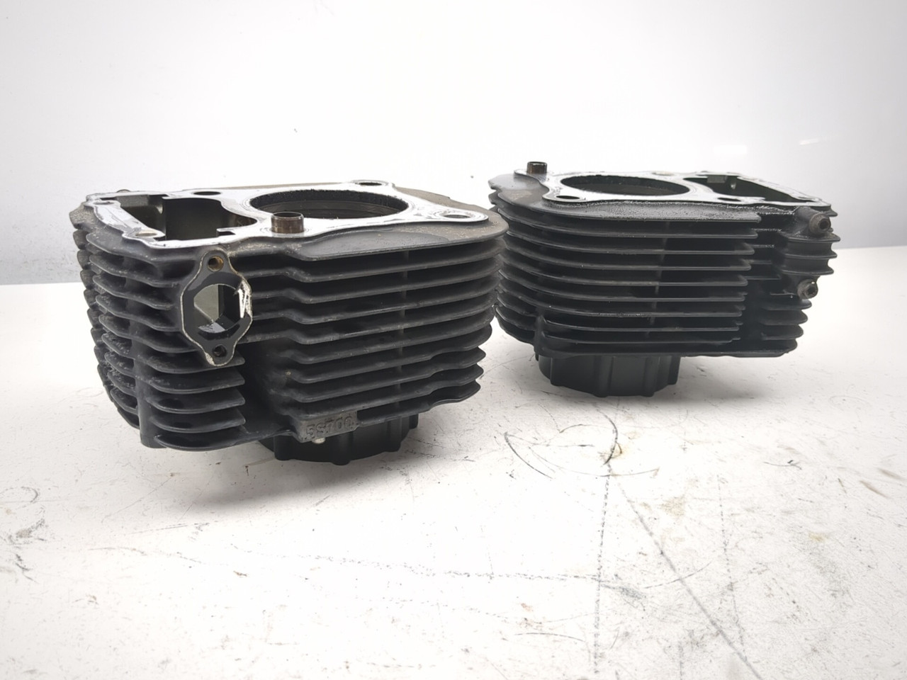 ヴィンテージ925 セット 09-17 Yamaha XVS950 Vstar 950 Front & Rear Cylinder Jug Set Head