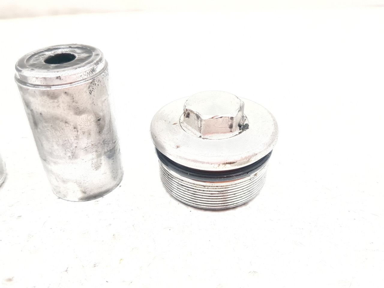 05-09 Suzuki VL1500 Boulevard C90 Left & Right Caps & Spacers Fork