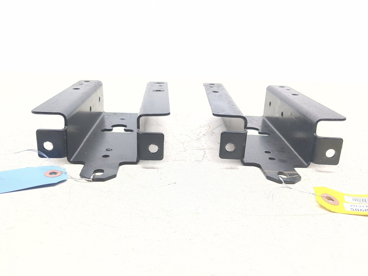 19-24 Stihl Rz 142 Zero Turn Mower Left & Right Fender Support