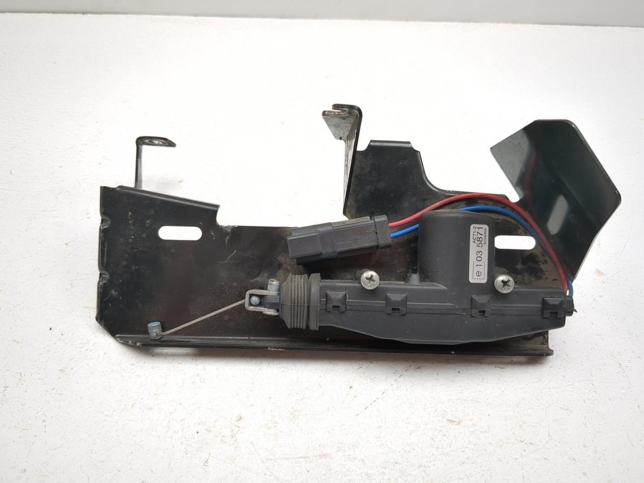 14-19 Can Am Spyder Rt SE6 Front Trunk Latch - Sun Coast Cycle