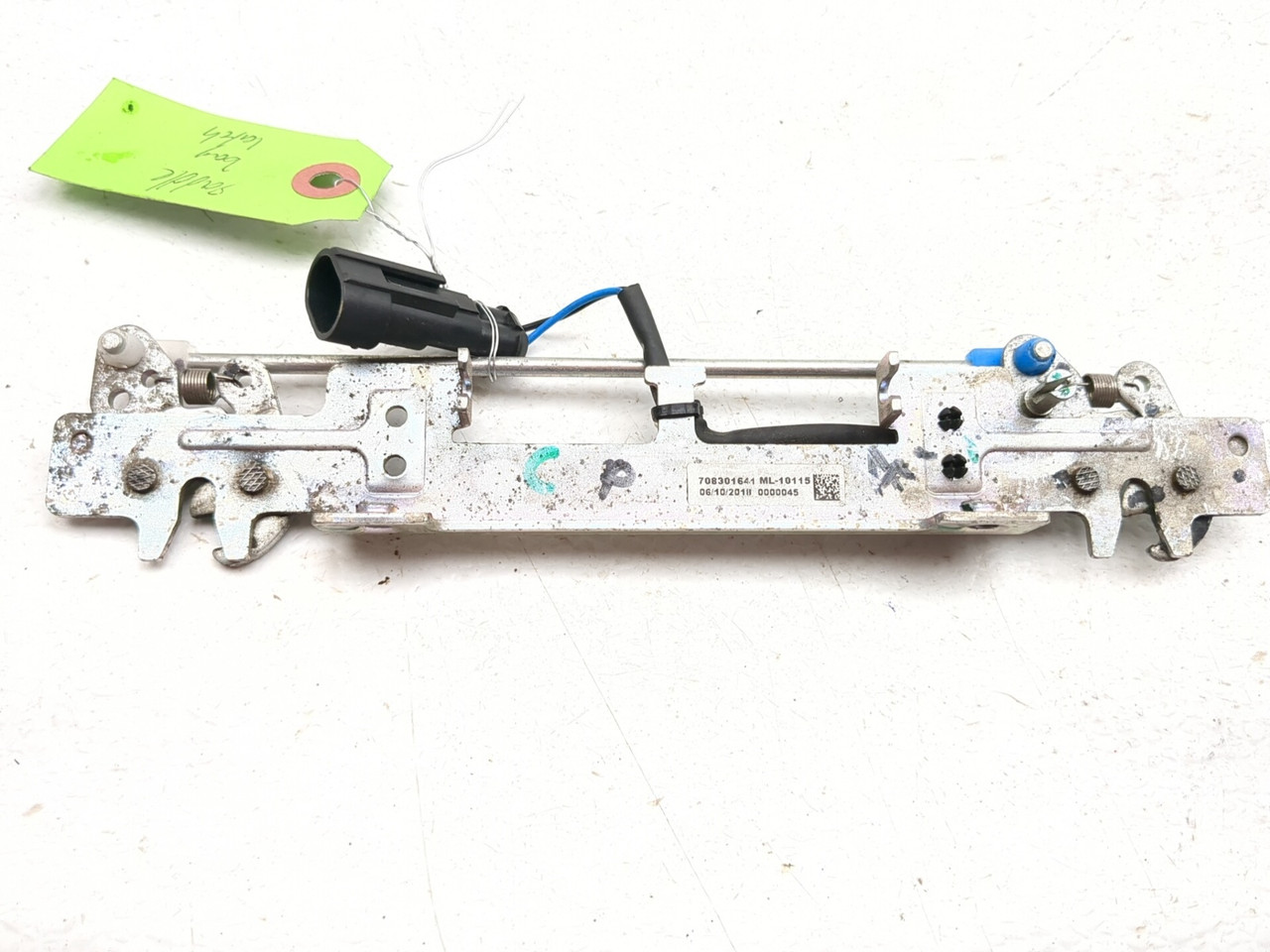 14-19 Can Am Spyder Rt SE6 Rear Left Storage Latch 708301641 - Sun