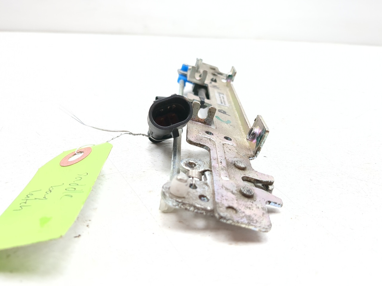 14-19 Can-Am Spyder Rt SE6 Rear Left Storage Latch 708301641 - Sun