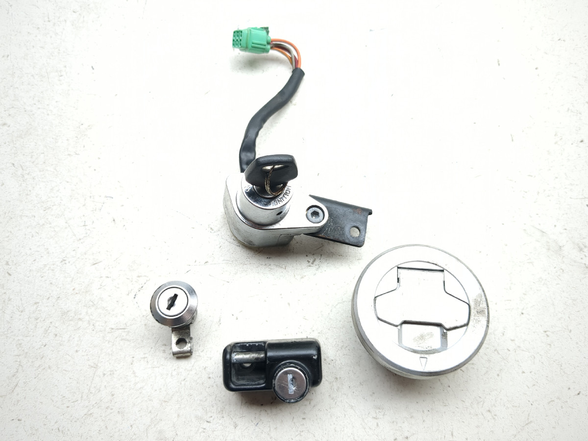 06-24 Suzuki VZR1800 M109R Boulevard Lock Set Ignition Switch Cap