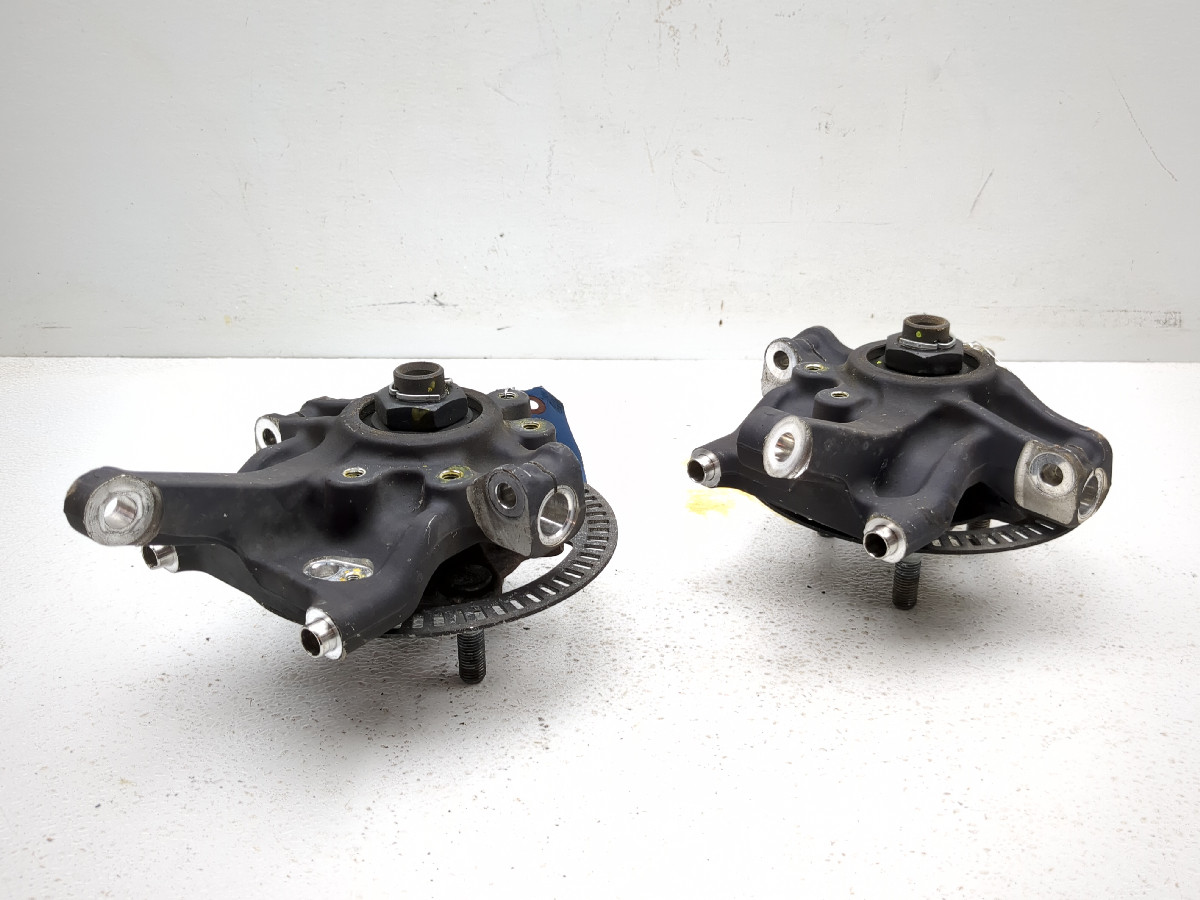16-19 Can-Am Spyder F3-T SE6 Front Wheel Spindle Knuckle Carriers