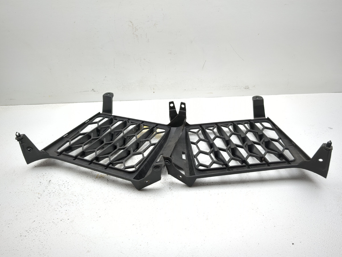 16-19 Can Am Spyder F3-T SE6 Front Vent Trim Cover Panels Set Pair