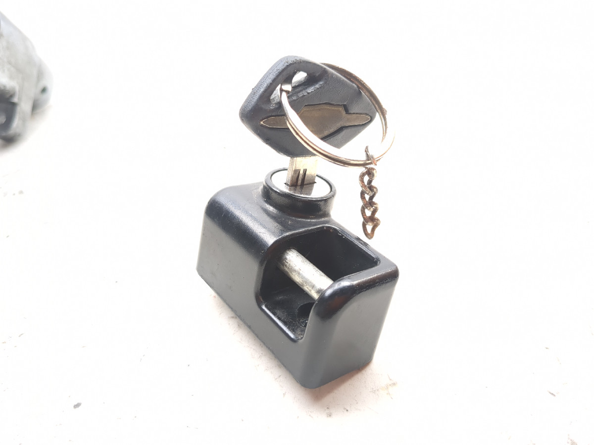 13-19 Suzuki VL1500 Boulevard C90T Lock Set Ignition Switch Helmet