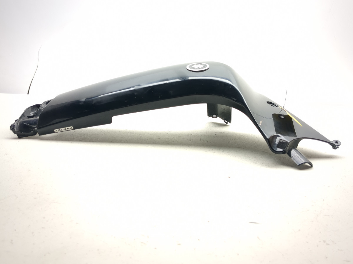 。 06-24 Suzuki VZR1800 M109R Boulevard Left Radiator Shroud Cover