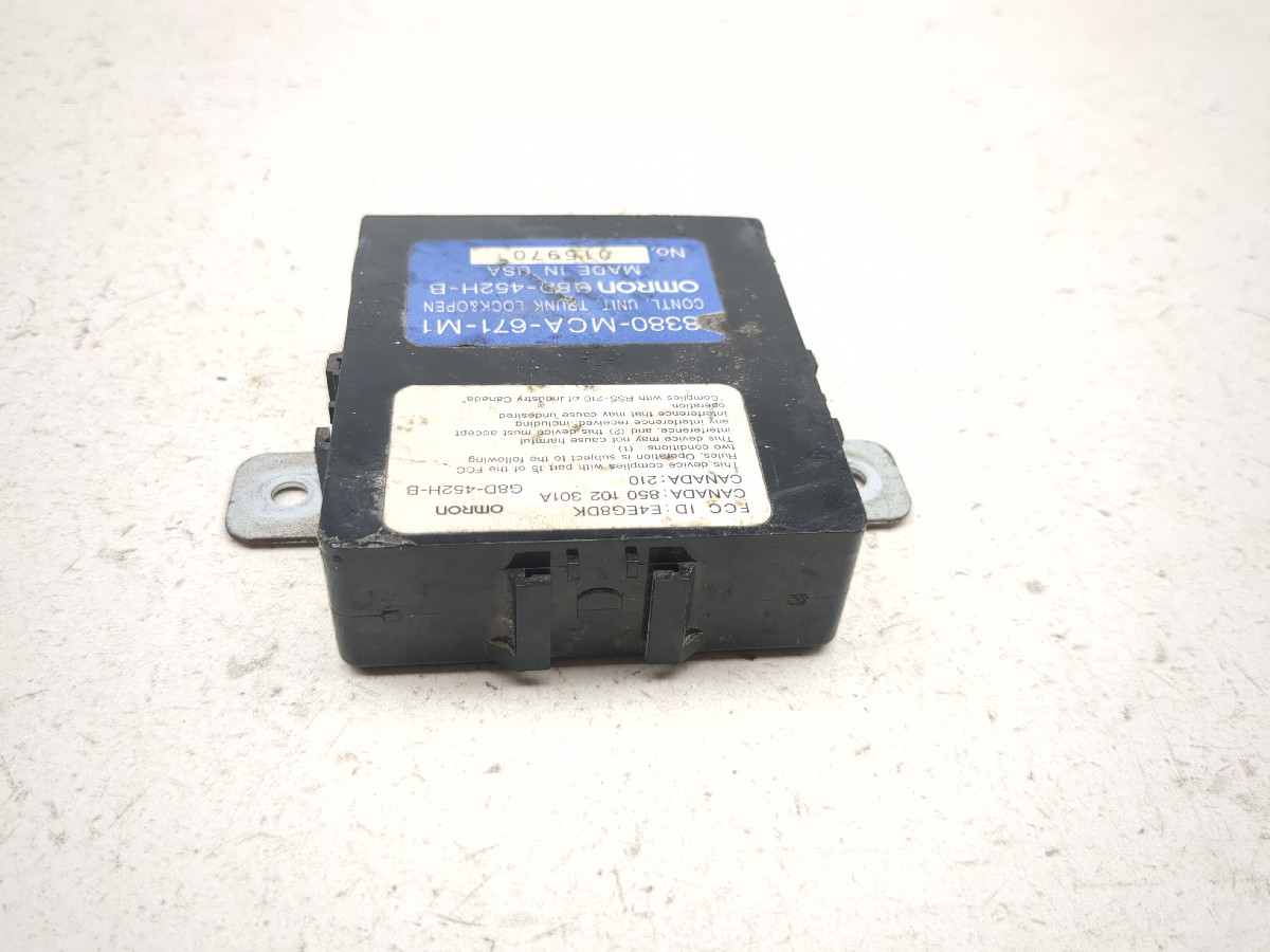 01-05 Honda Goldwing 1800 GL1800 Trunk Lock Control Unit 8380-MCA