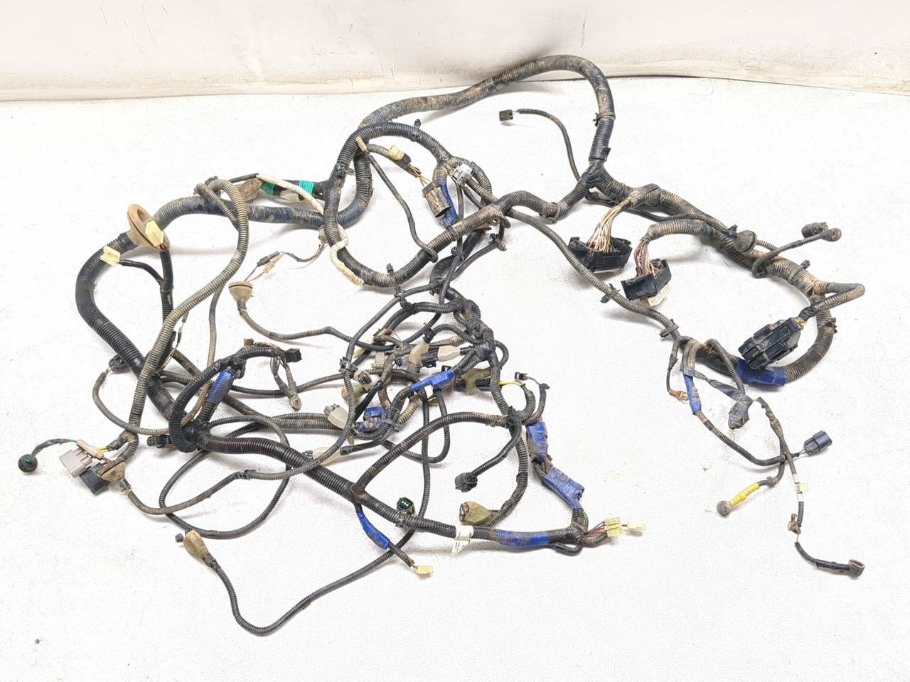 糸車 18-25 Kubota RTV XG850 Sidekick Main Wiring Harness Wire Loom