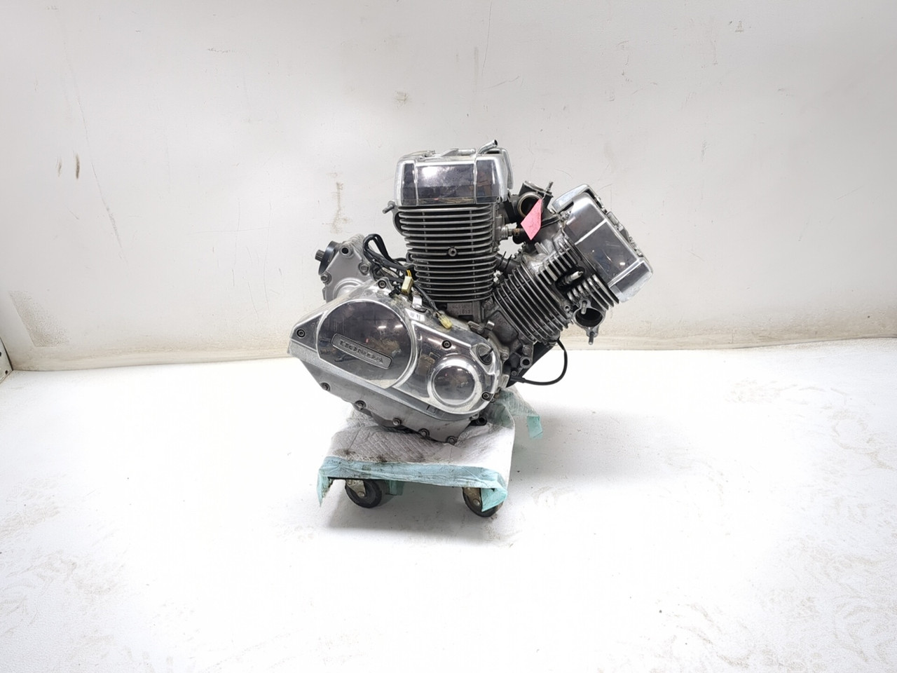 ブラック2 01-09 Honda VT75DC Shadow Spirit Middle Engine Motor Assembly