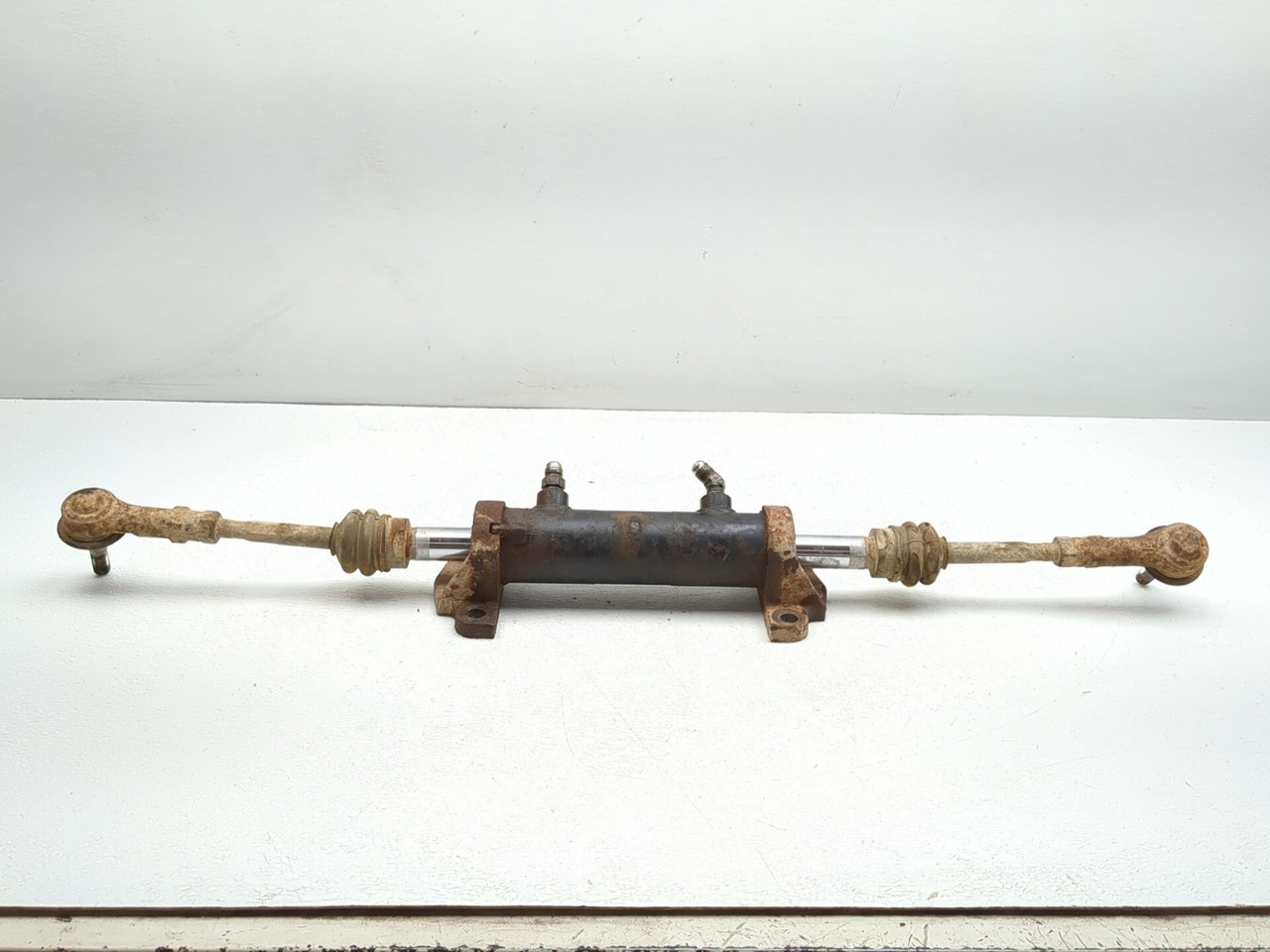 09-16 Kubota RTV 1140 CPX Front Power Steering Rack Cylinder Jug