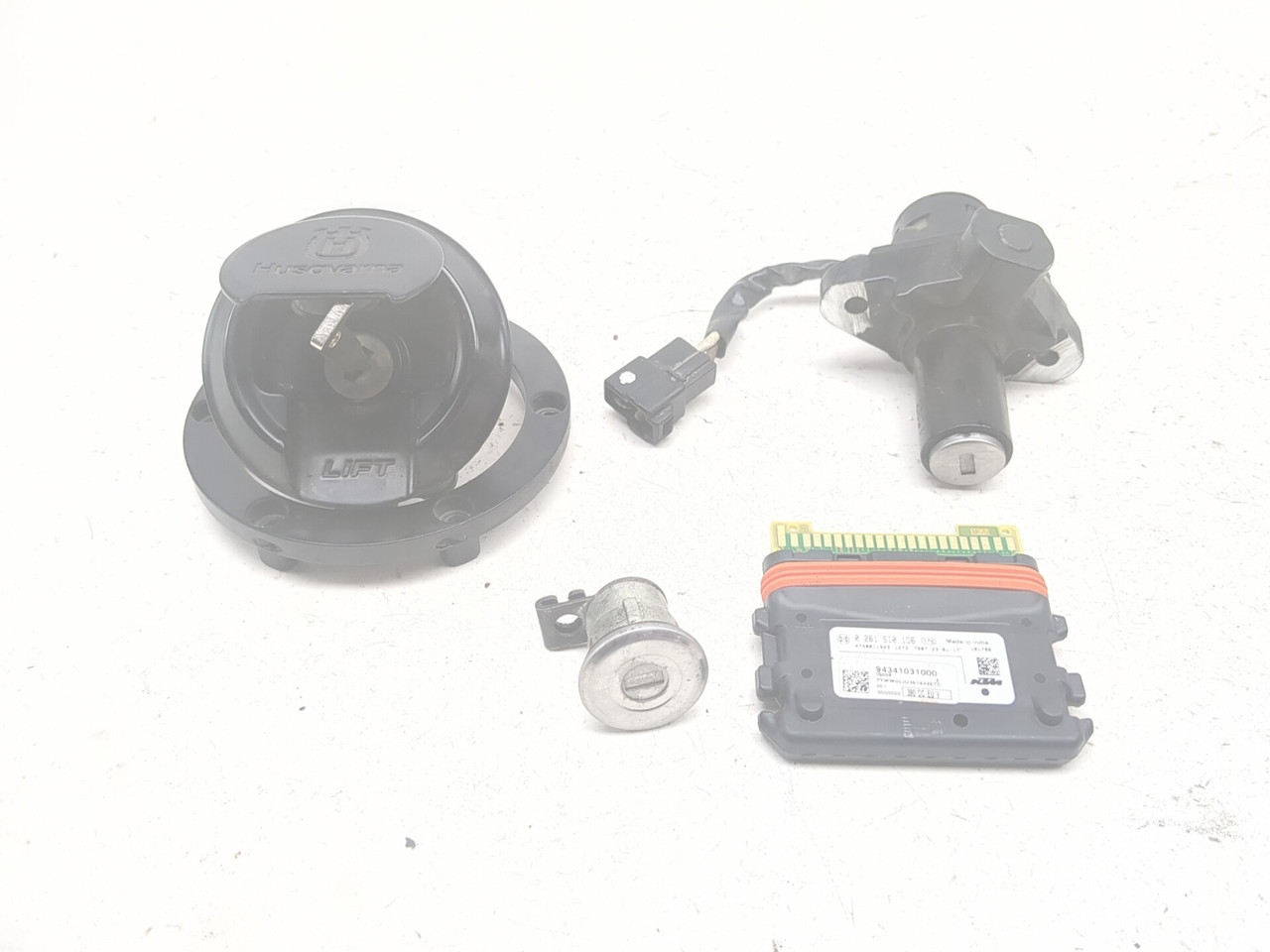 18-23 Husqvarna Svartpilen 401 Lock Set Ignition Switch Cap And