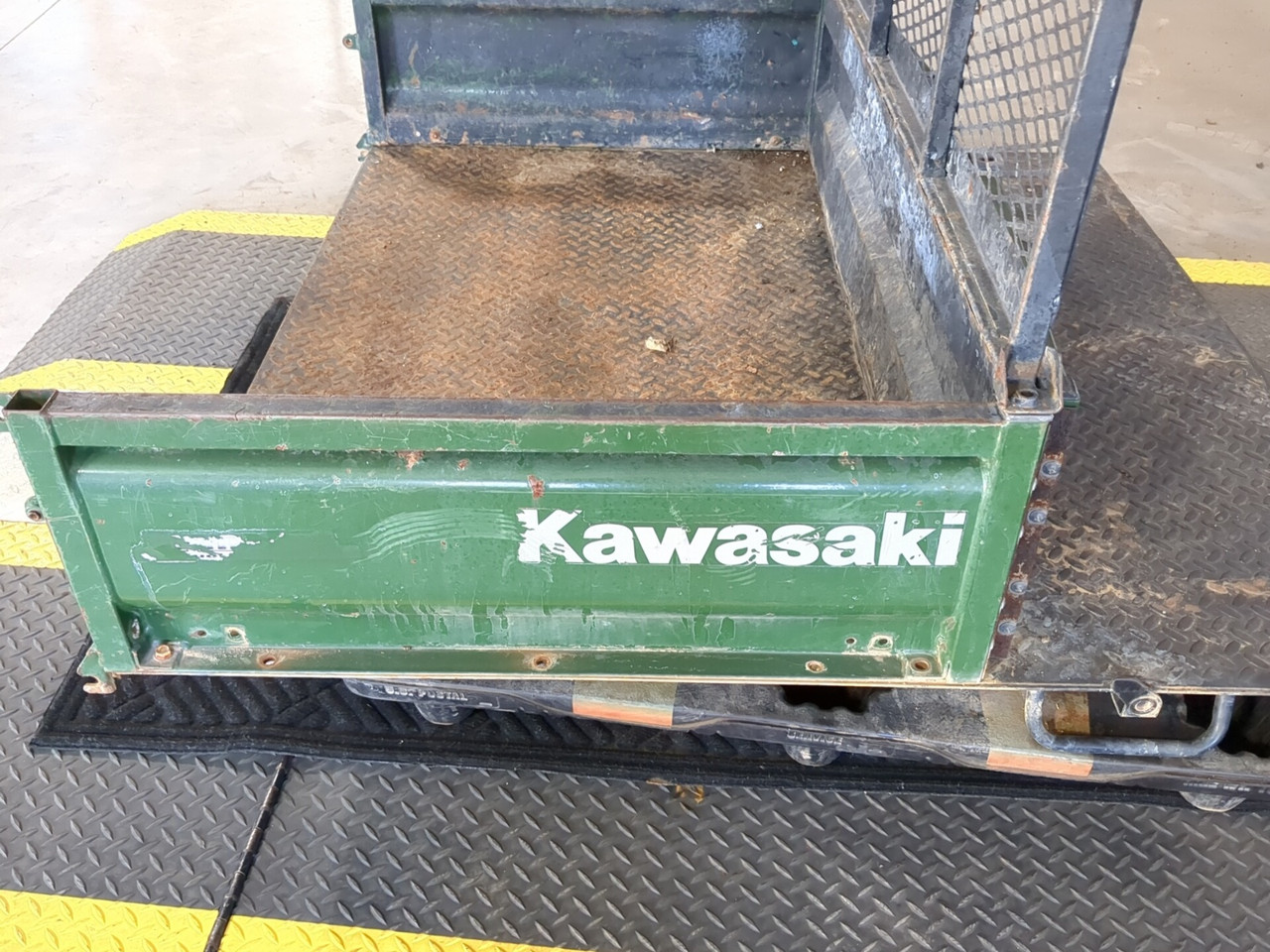 ベッド 09-24 Kawasaki Mule 4010 Trans KAF620 4x4 Rear Cargo Bed - Sun