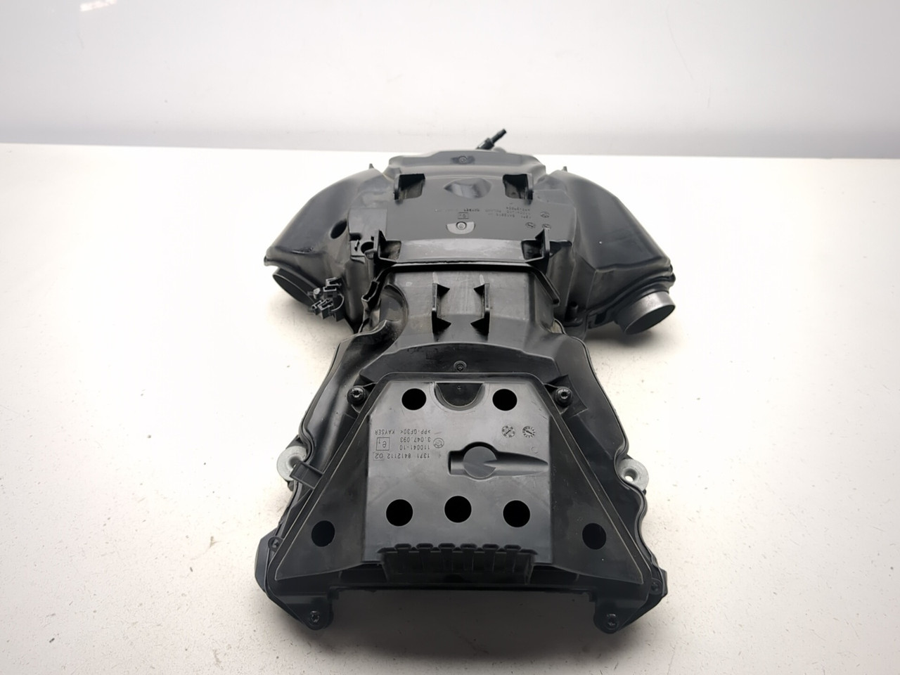 21-24 BMW R18 Classic Air Intake Box Silencer Assembly 13718412916