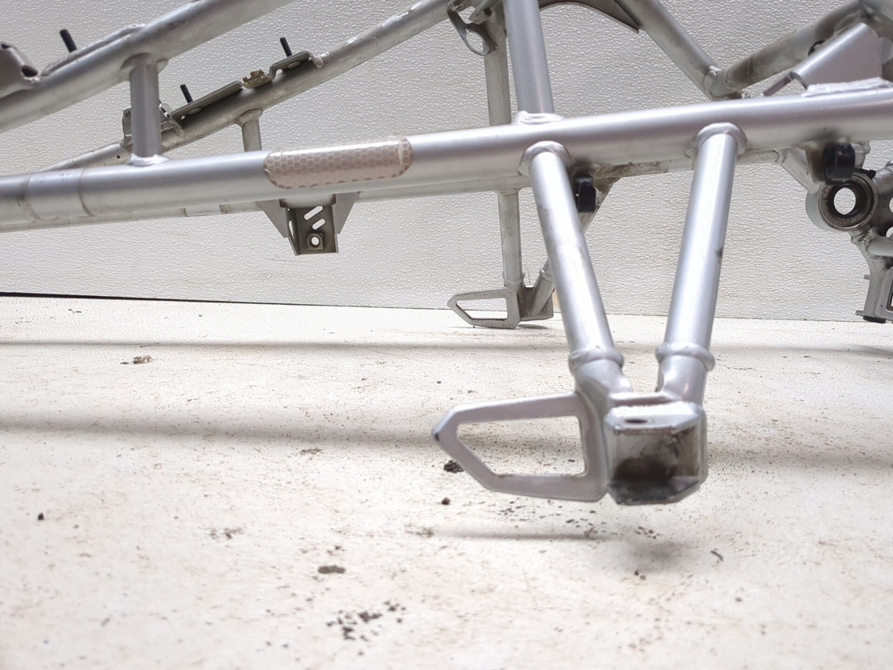 04-08 BMW R1200GS Main Frame Chassis W/ Subframe STRAIGHT CLN