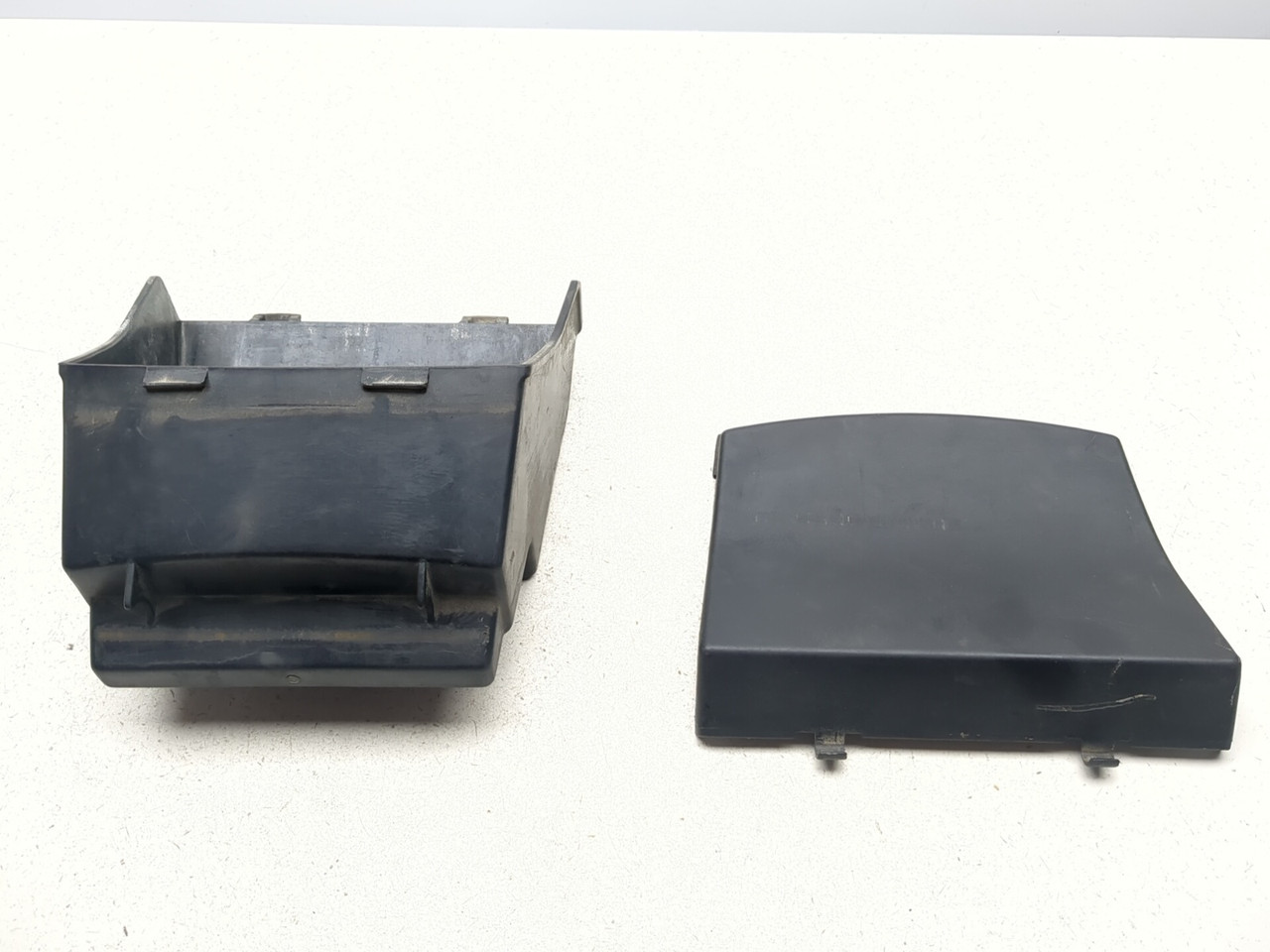 t.kysk75126331 01-05 Kawasaki ZRX1200 Rear Box & Lid Tool Kit Storage Box 32098