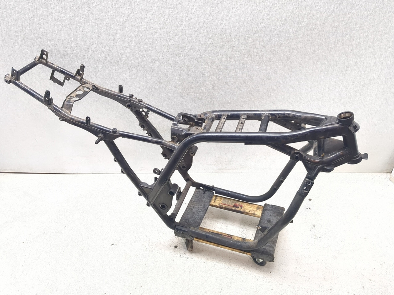 01-05 Kawasaki ZRX1200 Main Frame Chassis STRAIGHT CLN 32160-1634