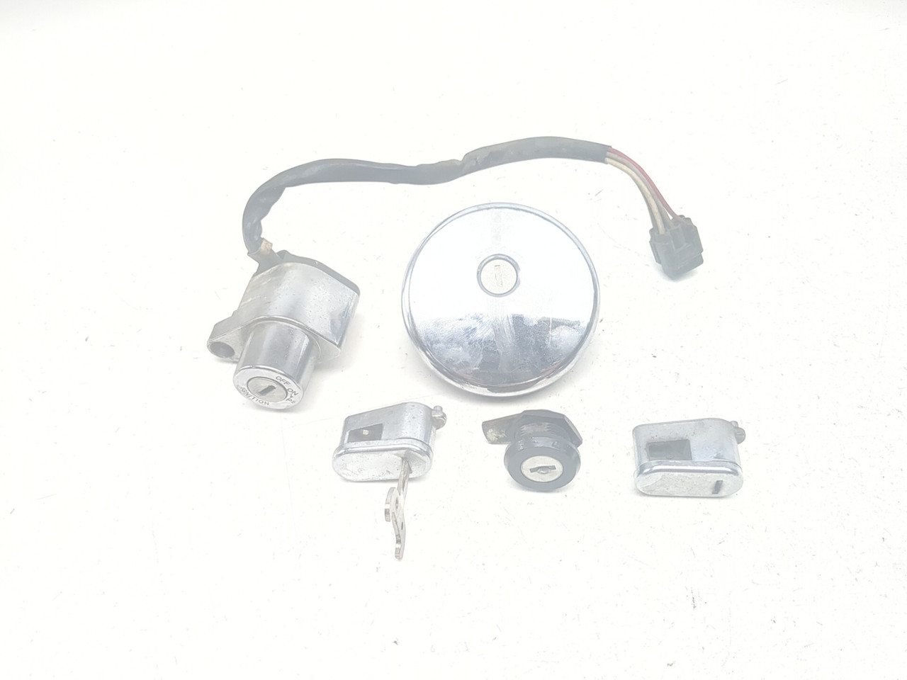 98-04 Kawasaki VN1500 Vulcan Nomad Ignition Fuel Cap Helmet & Bag