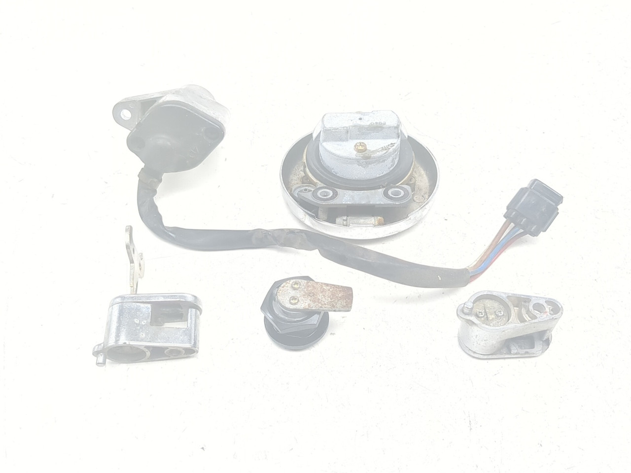 98-04 Kawasaki VN1500 Vulcan Nomad Ignition Fuel Cap Helmet & Bag