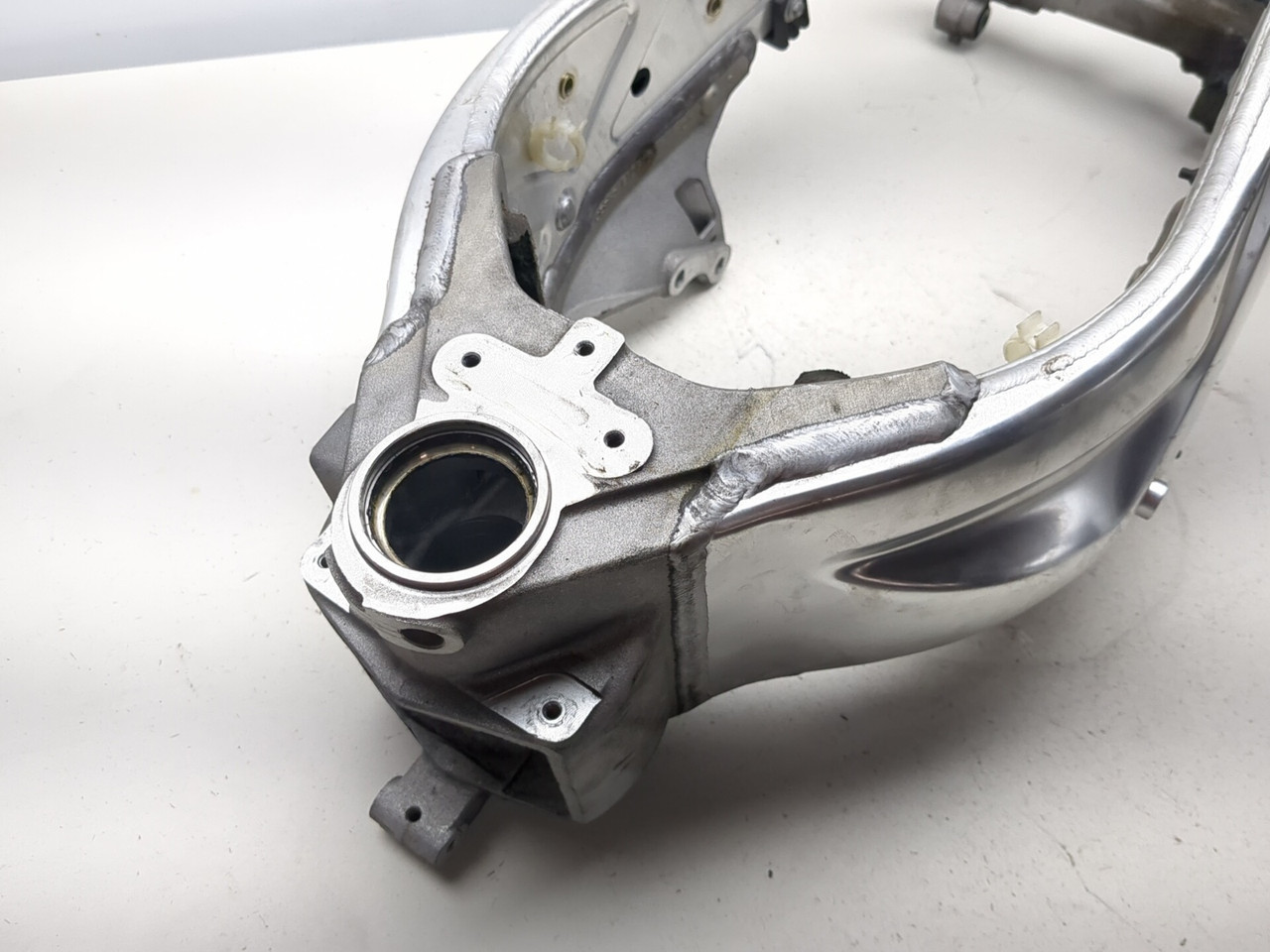 06-10 Aprilia Tuono 1000R Factory Main Frame Chassis STRAIGHT CLN