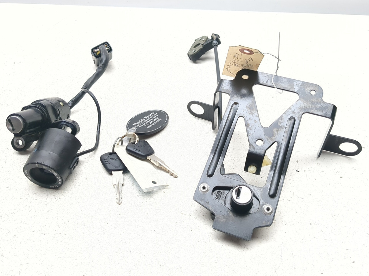 11-14 Triumph Tiger 800 Ignition & Seat Lock Set Bench Saddle