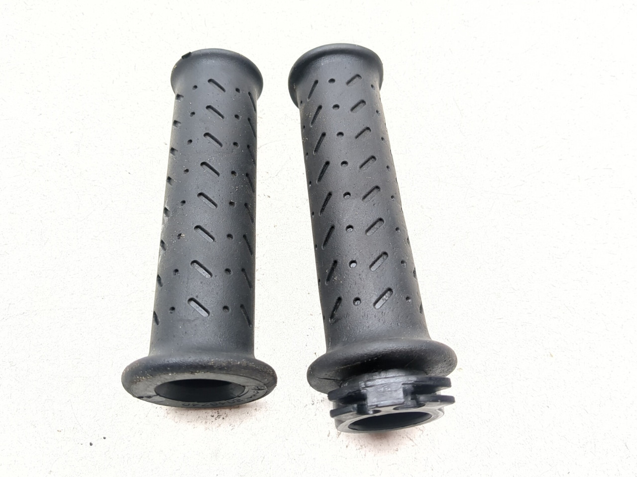 11-14 Triumph Tiger 800 Left & Right Handlebar Grips - Sun Coast