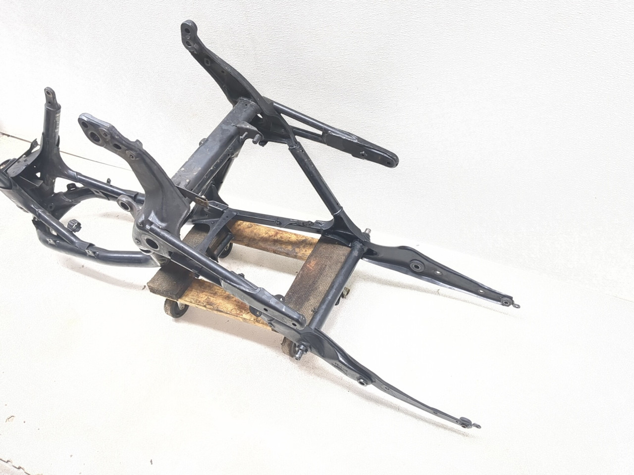 04-09 Triumph Rocket 3 III Main Frame Chassis CLN 2073128 - Sun