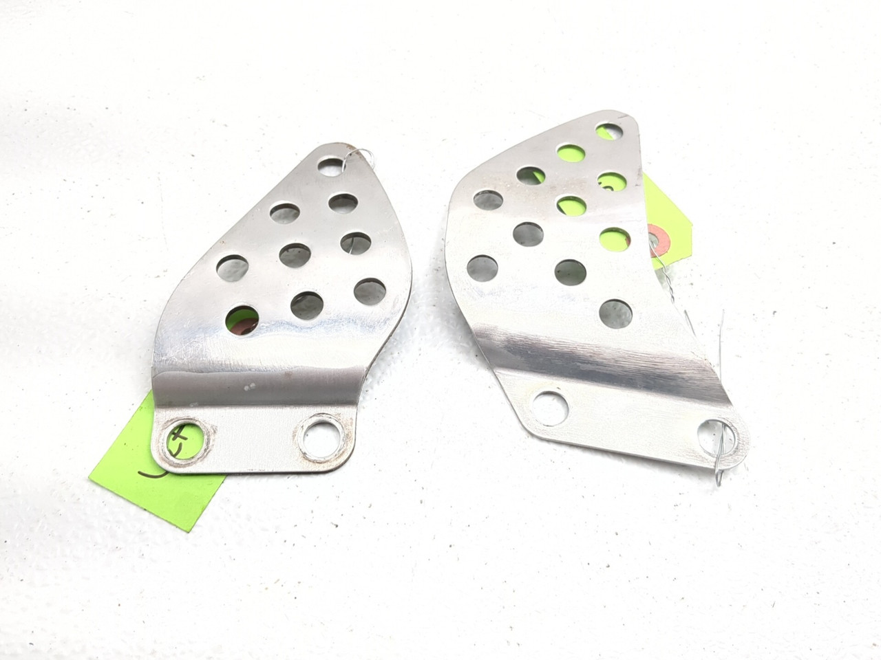 98 99 Kawasaki Ninja ZX6R ZX600G Left & Right Heel Guards Set