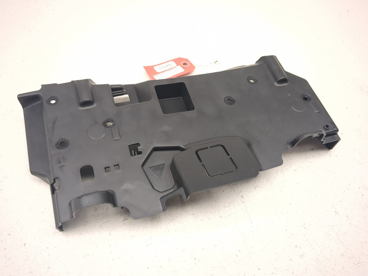 18-24 Honda GL1800 Goldwing 1800 Rear Right Saddlebag Catch Cover
