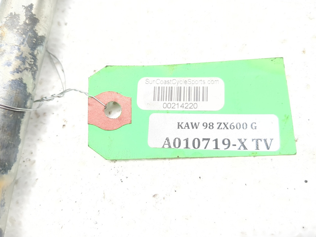 98 99 Kawasaki Ninja ZX6R ZX600G Rear Axle Bolt Shaft Spindle