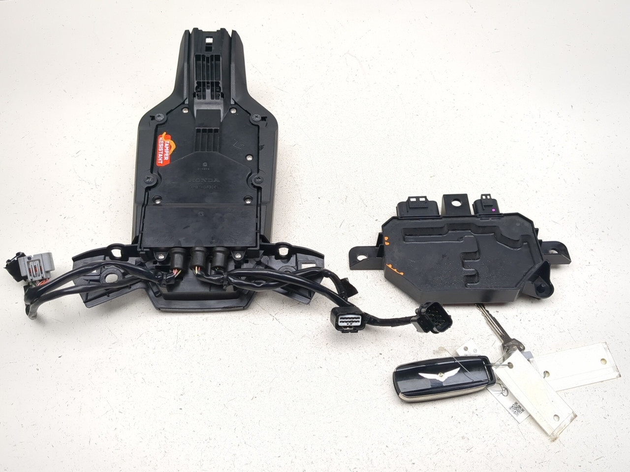 18-24 Honda GL1800 Goldwing 1800 Center Ignition Console Switch 18-24 Honda GL1800 Goldwing 1800 Center Ignition Console Switch