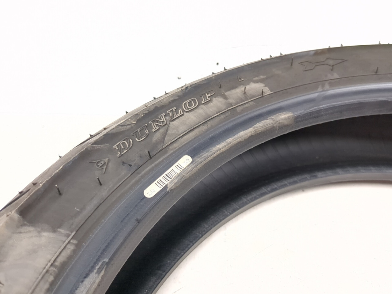 Front Tire Dunlop Sportmax D423F 130/70-18 44711-MKC-A01 - Sun