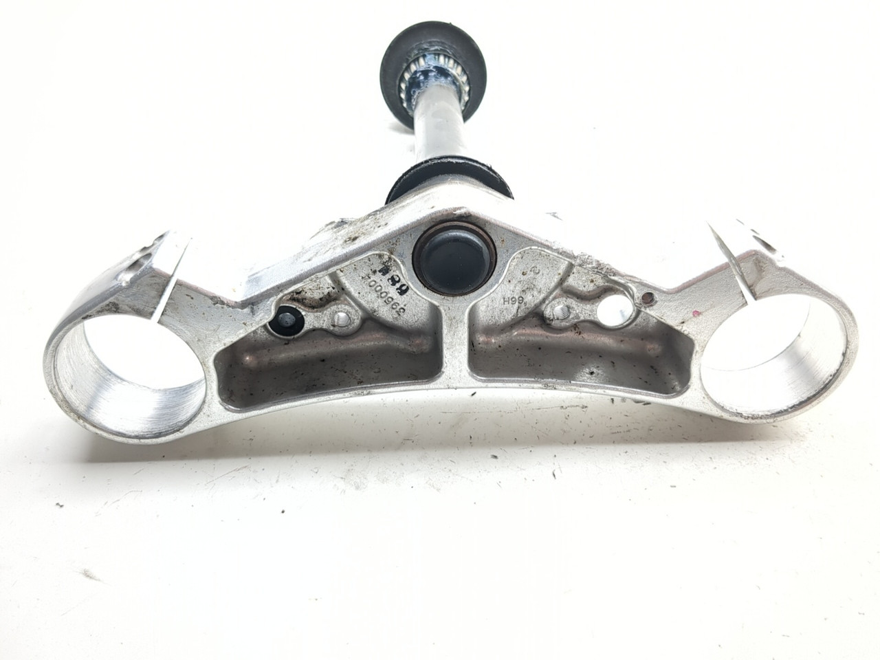 04-09 Triumph Rocket 3 III Front Lower Triple Tree Yoke Stem Clamp