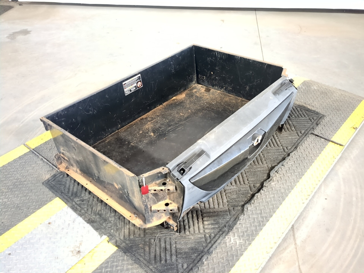 C様リクエスト 20-22 Tracker Off Road 500S Rear Cargo Bed Box 3307-697 - Sun