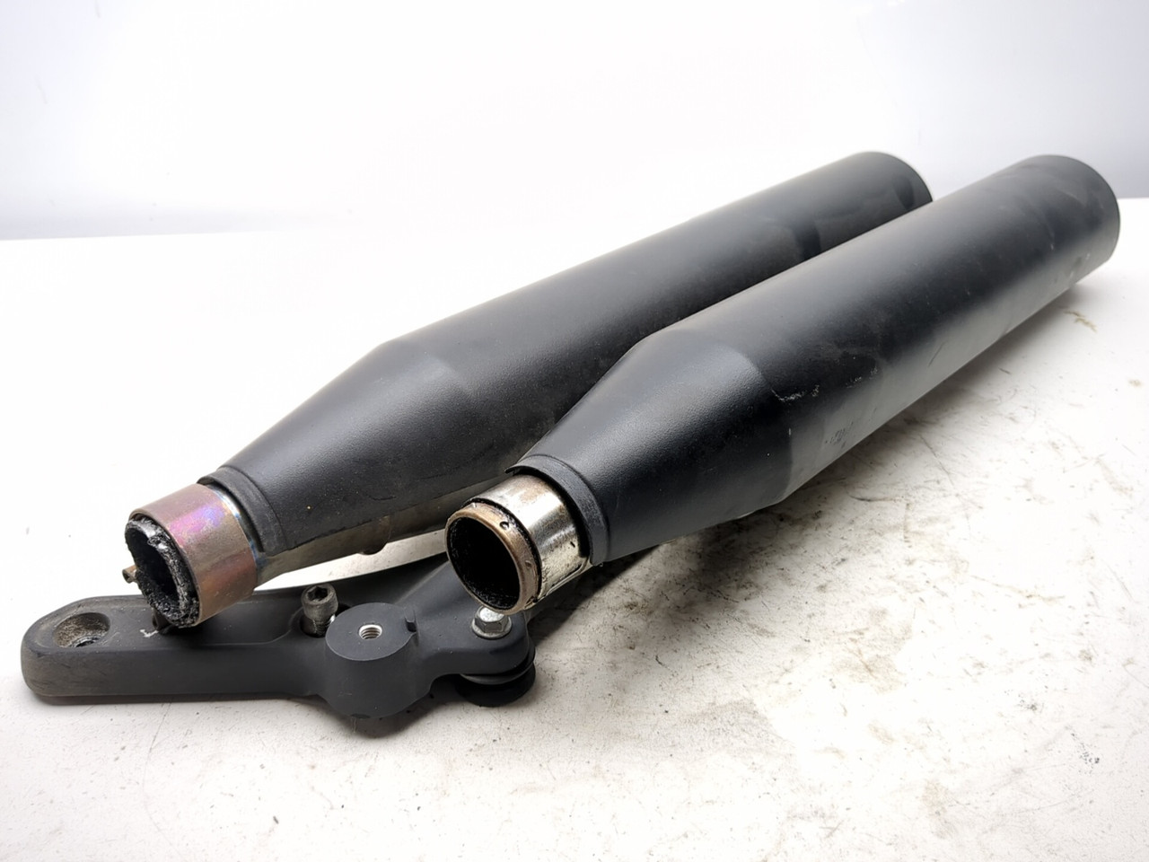 22-25 Harley FXLRST Low Rider ST Rear Exhaust Mufflers & Bracket