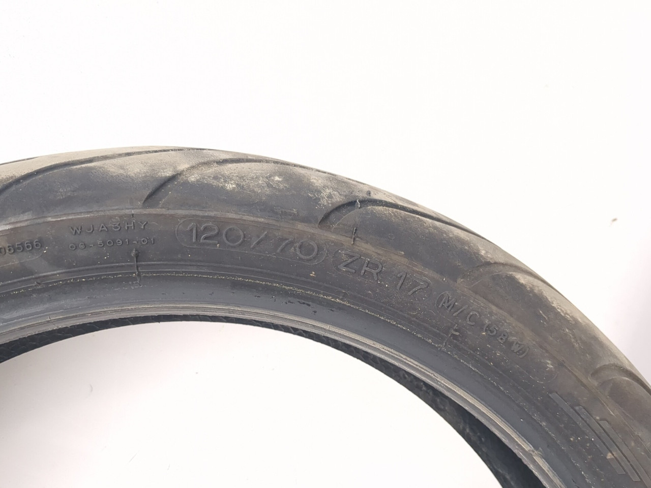 Front Tire MICHELIN Pilot Radial 120/70-17 DOT 4224 - Sun Coast