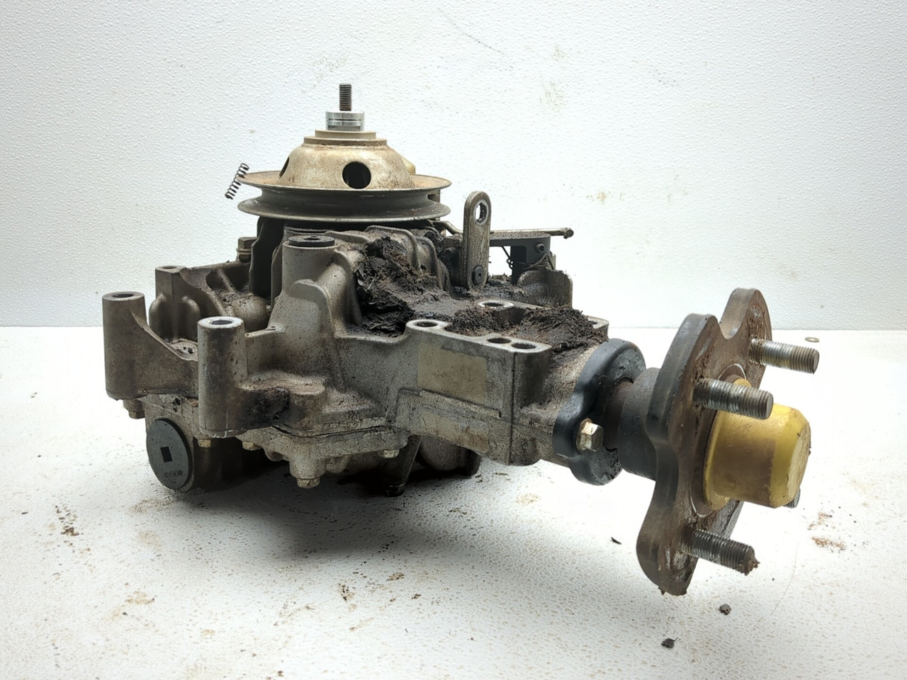 16-24 John Deere Z930M ZTrak Mower Rear Right Hydrostatic