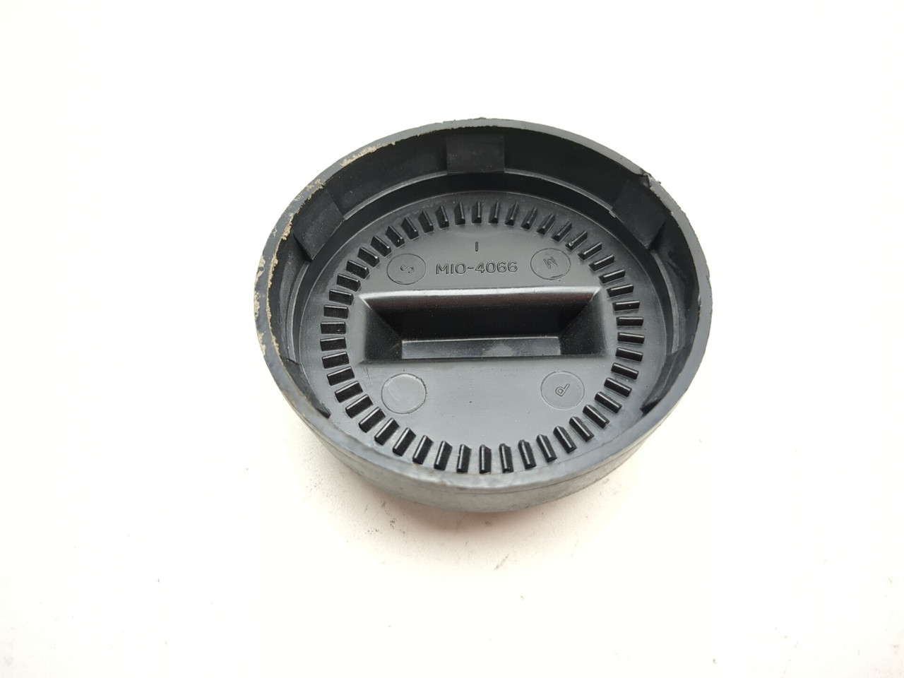 02-06 Harley Davidson VROD VRSCA Fuel Cap 61273-01 - Sun Coast