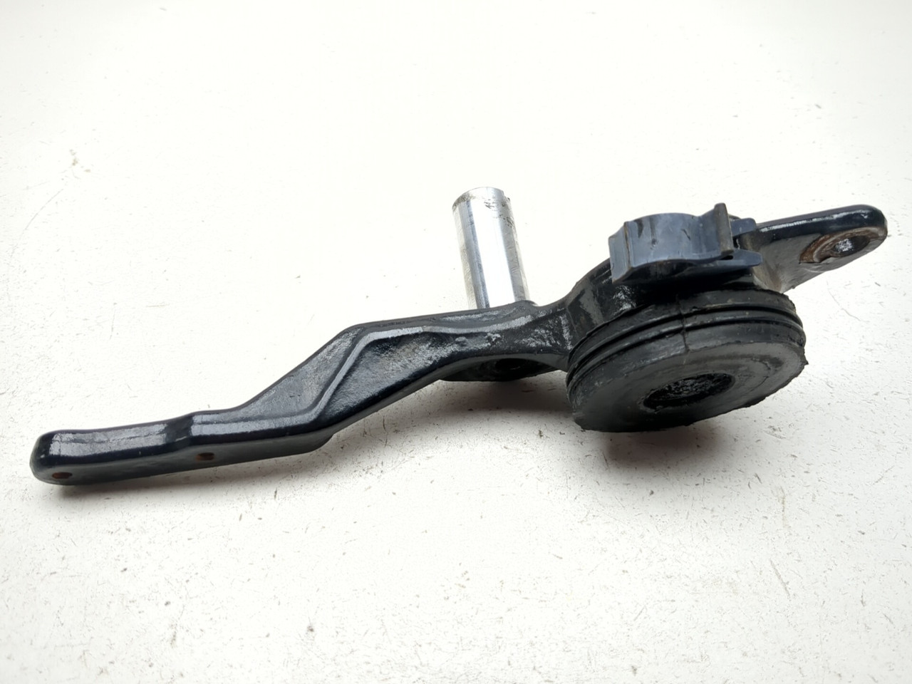『L』 06-08 Harley Night Rod VRSCD Rear Engine Motor Mount Bracket Block