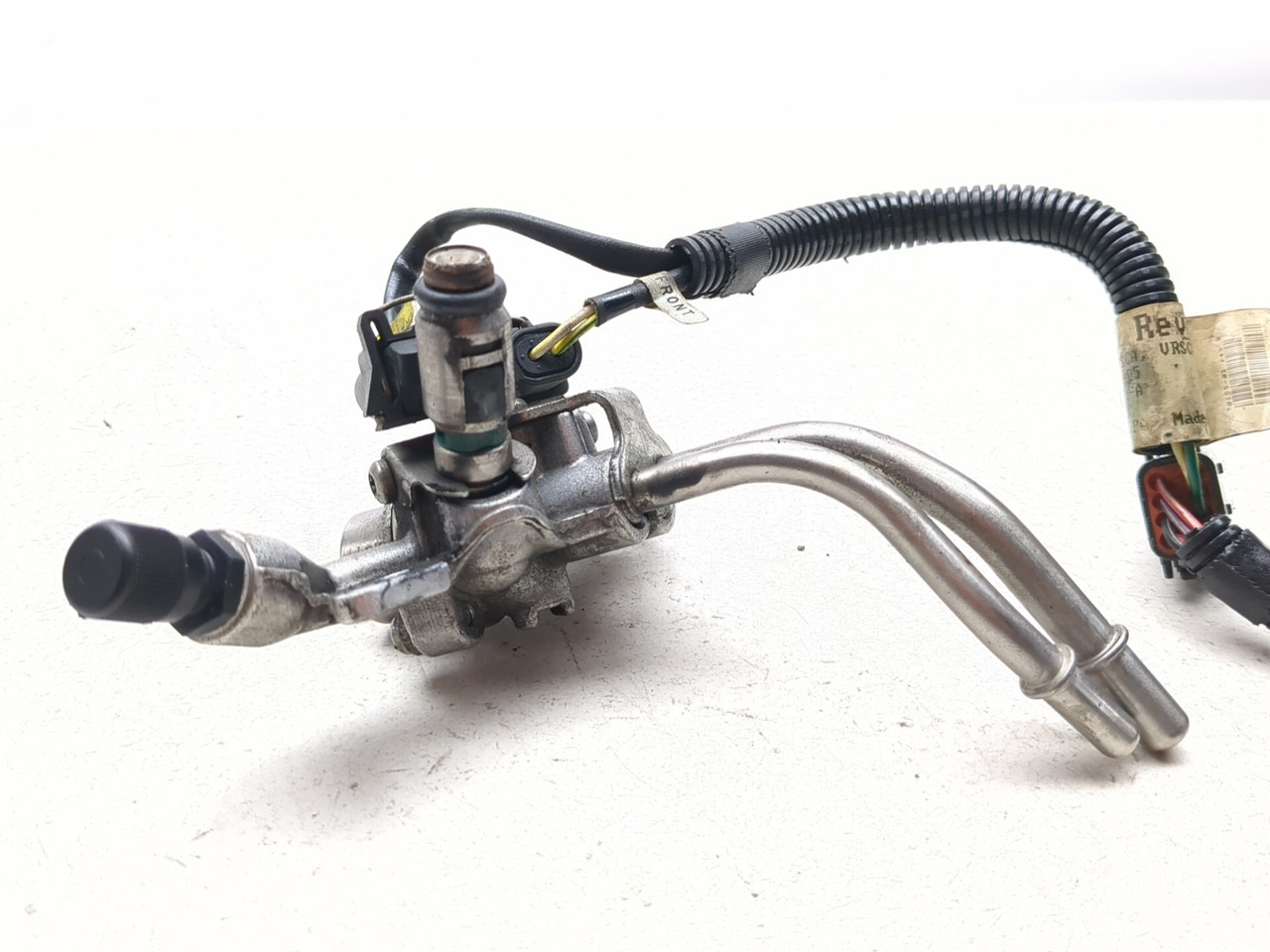 06-08 Harley Night Rod VRSCD Fuel Rail Injectors & Harness Fuel