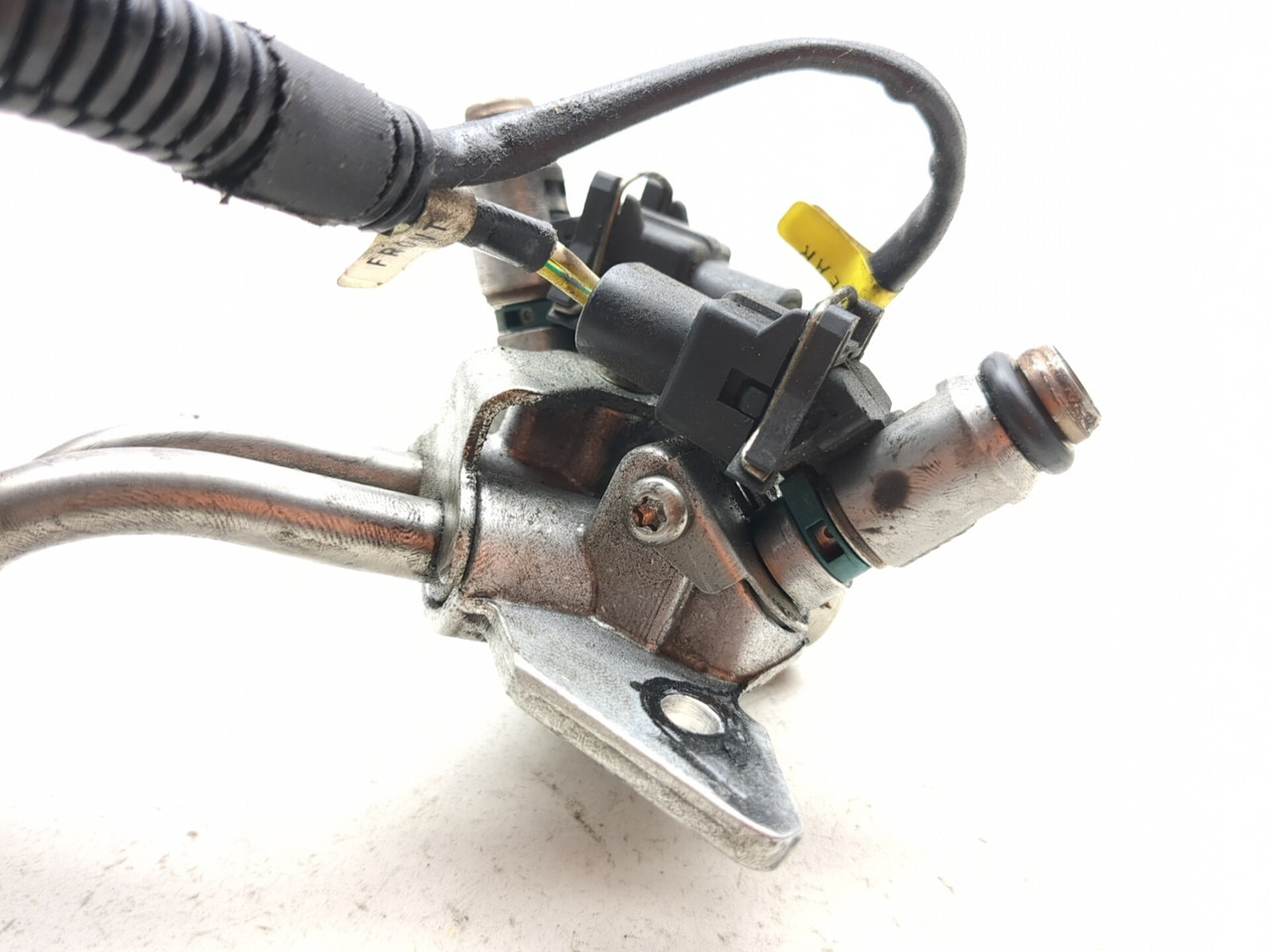 06-08 Harley Night Rod VRSCD Fuel Rail Injectors & Harness Fuel