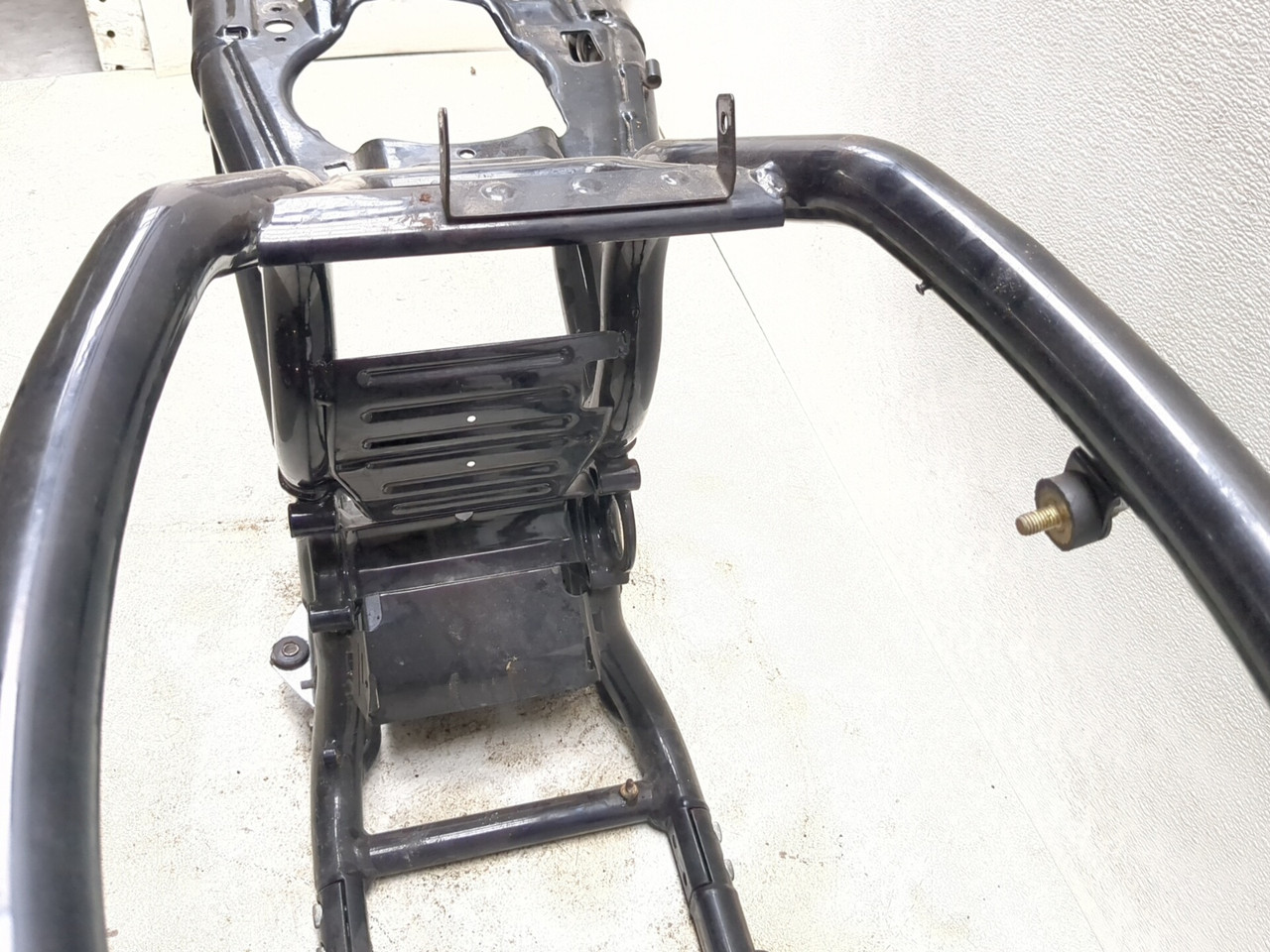 ②モンキー 06-08 Harley Night Rod VRSCD Main Frame Chassis 47959-06BK CLN
