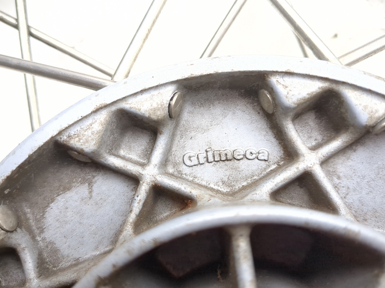 08-12 Moto Guzzi V7 Classic 750 Front Wheel Rim 18X2.50 DAMAGED