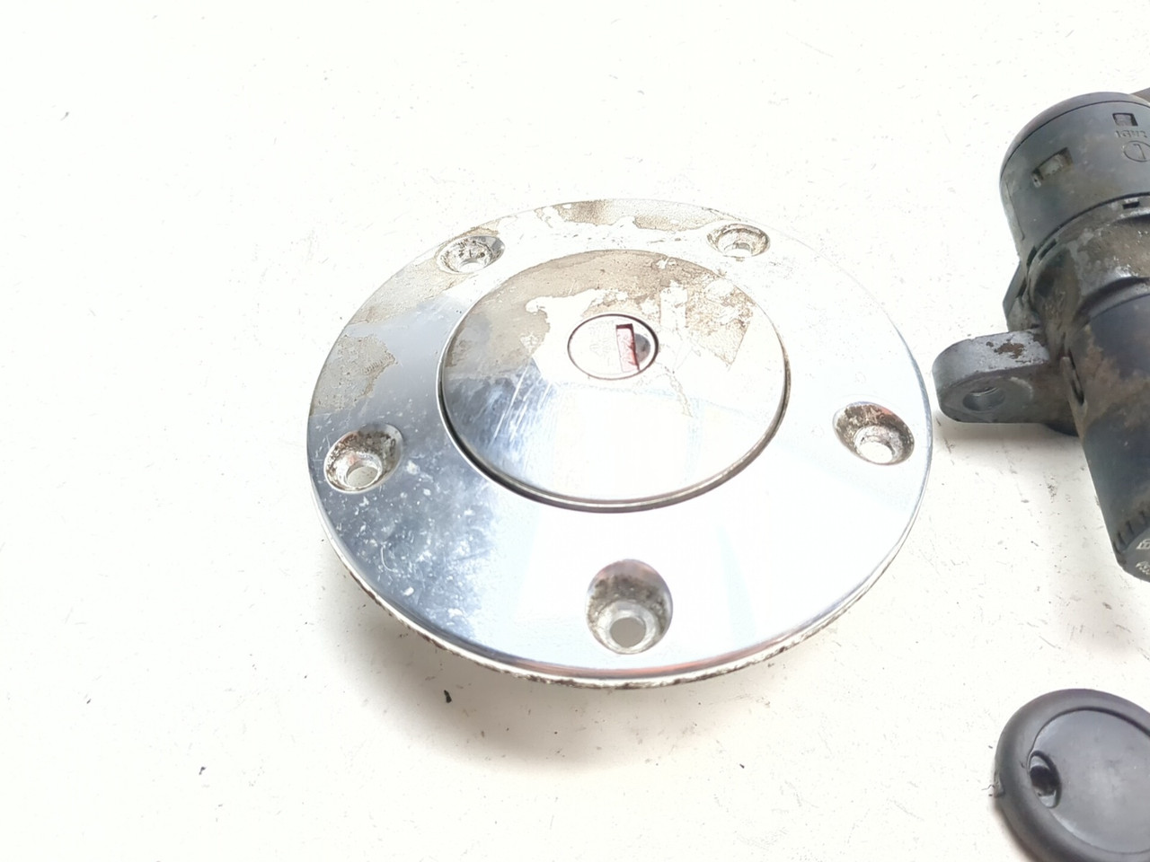 08-12 Moto Guzzi V7 Classic 750 Ignition Gas Cap & Accessory Lock