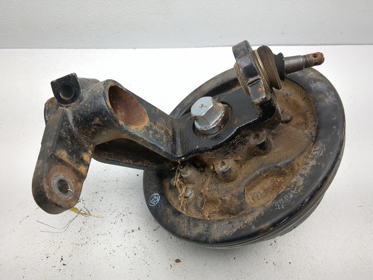 05-16 Kawasaki Mule 600 610 KAF400 Right Front Steering Knuckle