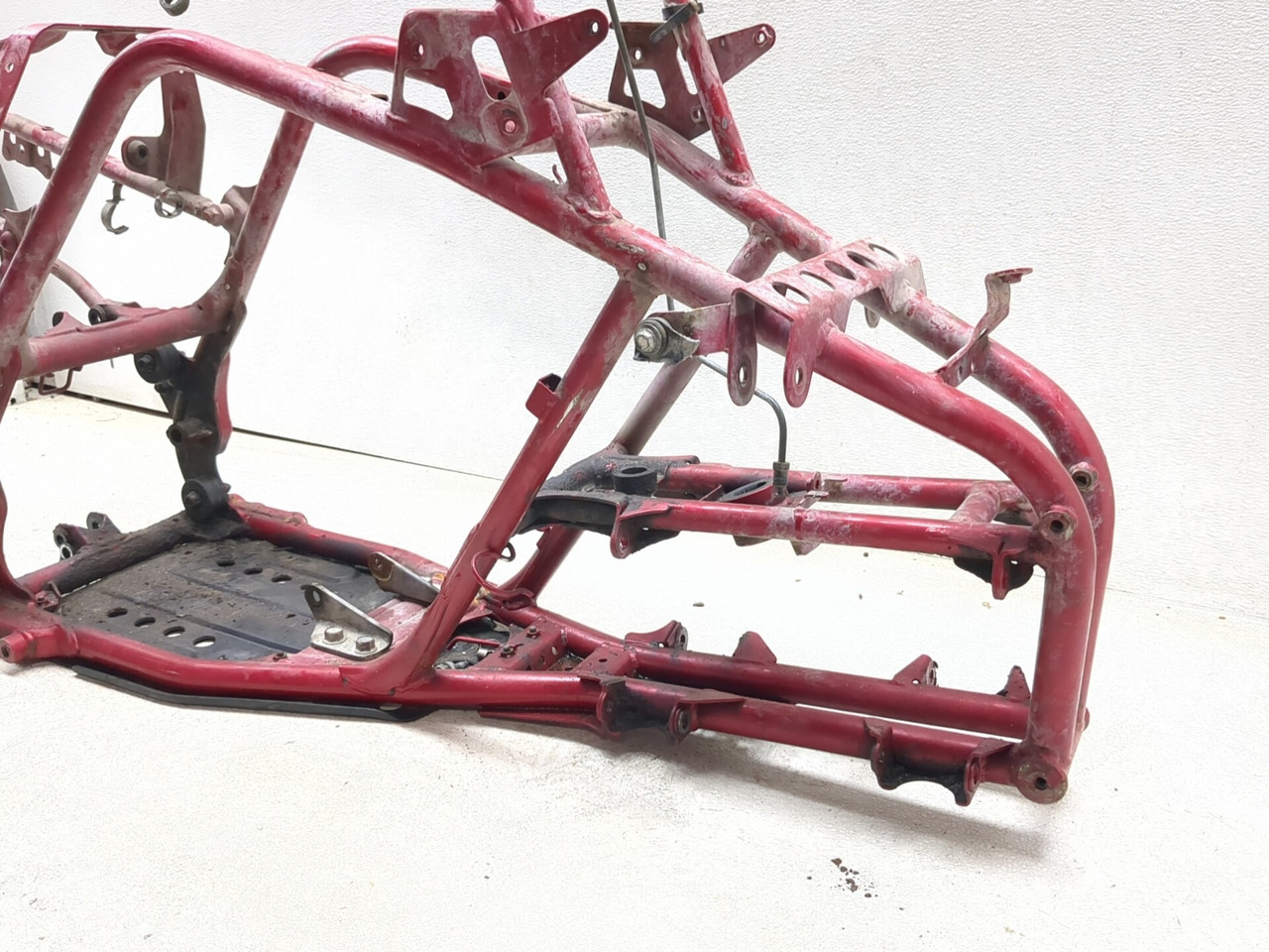01-05 Yamaha Raptor 660 Main Frame Chassis 5LP-21101-99-00 CLN